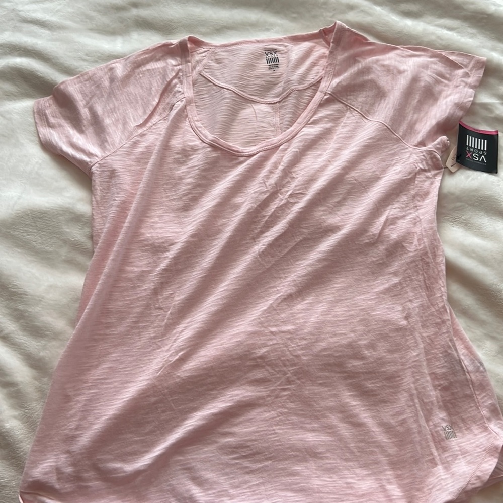 NWT
Brand: Victoria Secret Sport
Size: Large
Pink
Short sleeve shirt